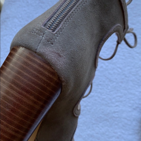 Vince Camuto suede strappy sandals - Picture 4 of 10